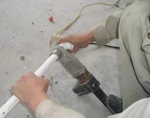 梁河漏水维修电话